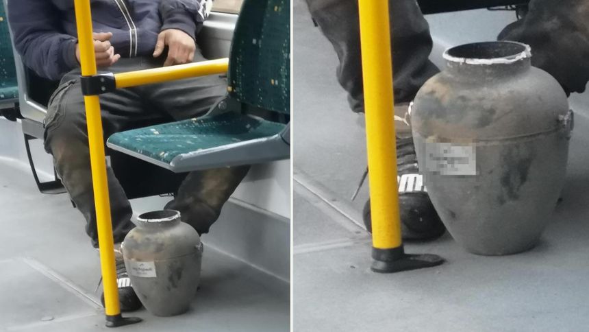 Poznań. Urna z prochami w tramwaju