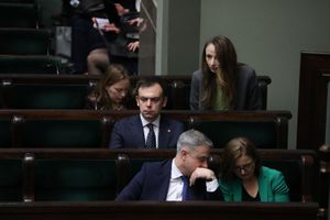  minister funduszy i polityki regionalnej Katarzyna Pelczynska - Nalecz , minister rodziny , pracy i polityki spolecznej Agnieszka Dziemianowicz - Bak , miniter finansow Andrzej Domanski , minister cyfryzacji Krzysztof Gawkowski