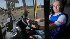 Szymon Kornacki w autobusie
