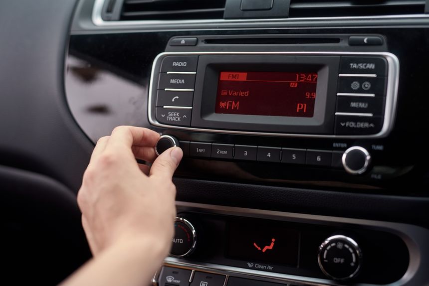 radio w samochodzie