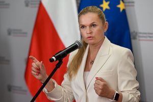 Barbara Nowacka podczas konferencji prasowej