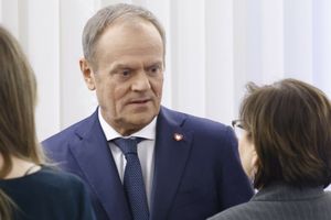 Izabela Leszczyna, Donald Tusk