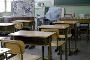 Pusta klasa w szkole