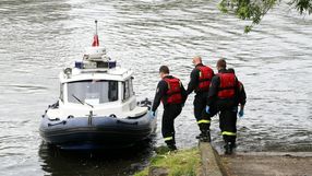 Łódź policyjna na wodzie