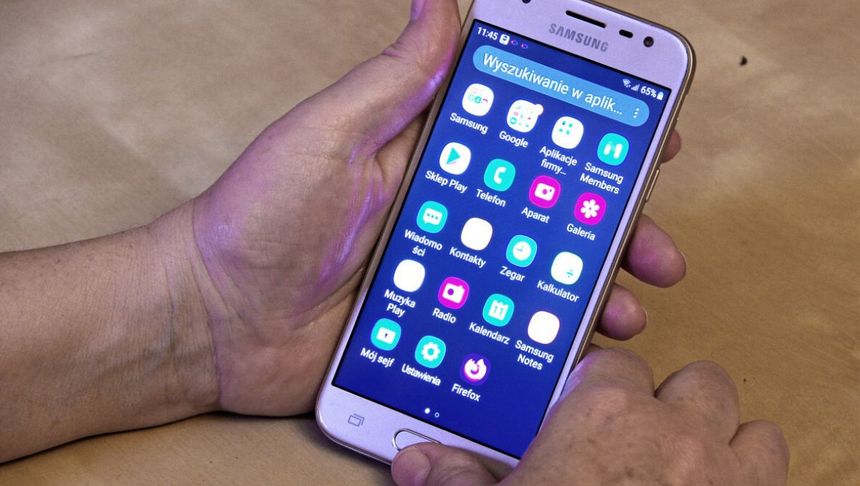 Telefon komórkowy