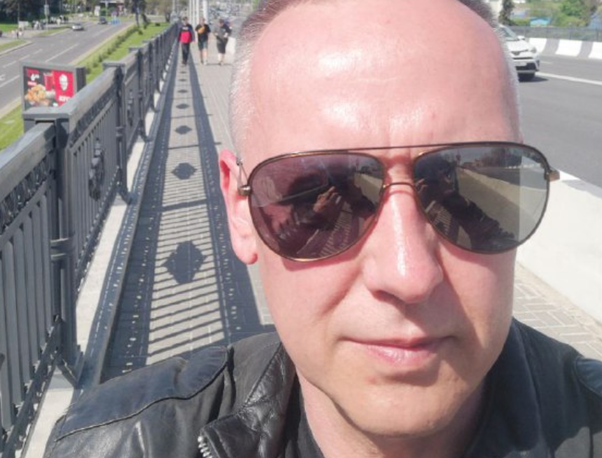 Tomasz szmydt świętuje ucieczkę z kraju