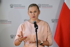 Barbara Nowacka podczas konferencji prasowej