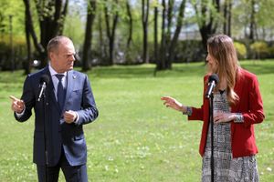 Donald Tusk i Agnieszka Dziemianowicz-Bąk