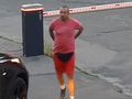 Mężczyzna na parkingu