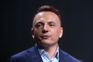 Kim jest Łukasz Gibała?