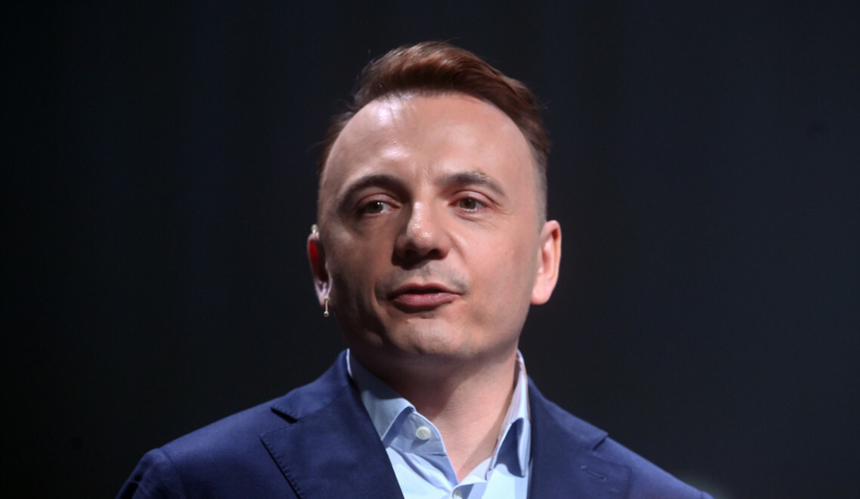 Kim jest Łukasz Gibała?