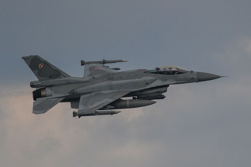 F-16
