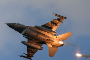 F-16