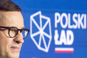 Mateusz Morawiecki i logo Polskiego Ładu