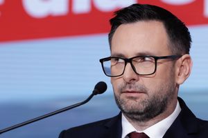 Daniel Obajtek podczas konferencji prasowej