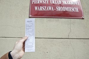 tablica Urzędu Skarbowego i paragon