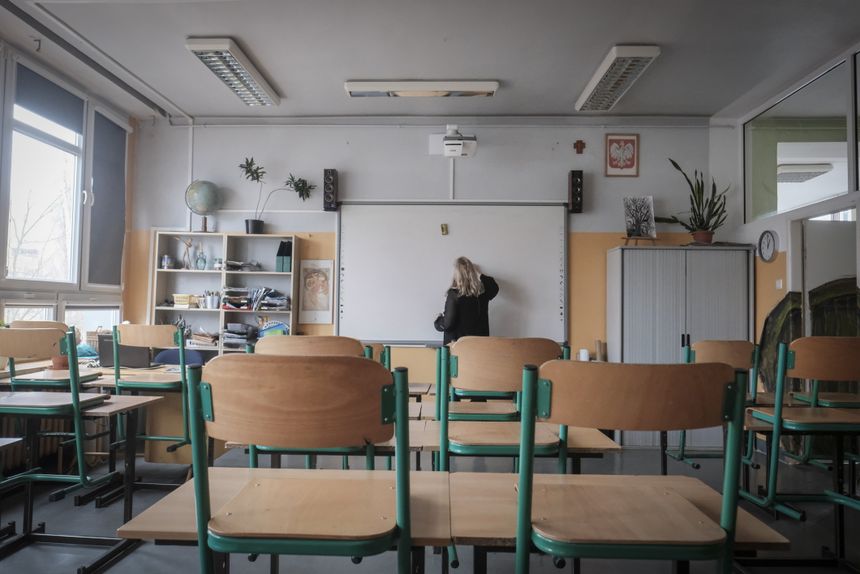 Pusta sala lekcyjna