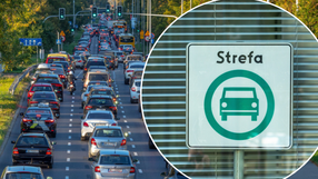 Korek uliczny i znak Strefy Czystego Transportu