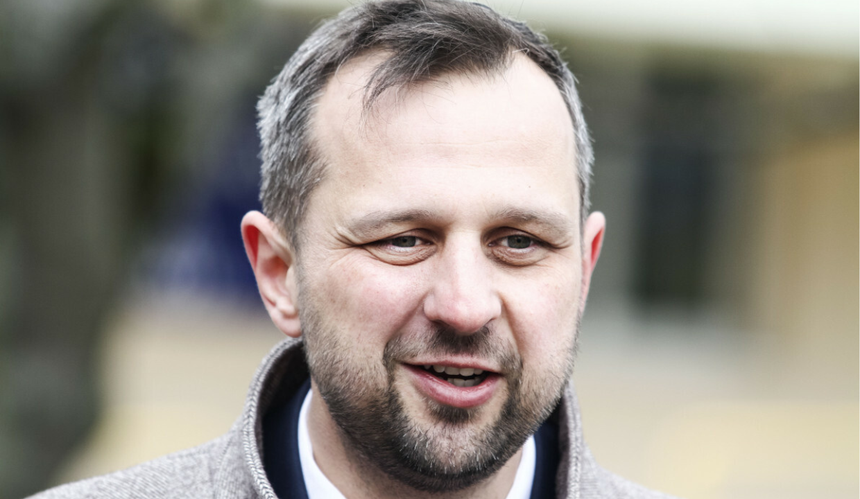 Kim jest Robert Szewczyk?