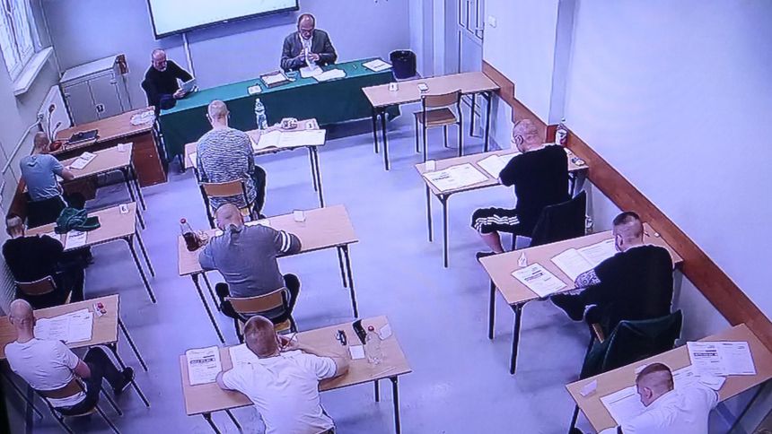 Matura za murem więzienia