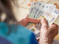 seniorka pieniądze