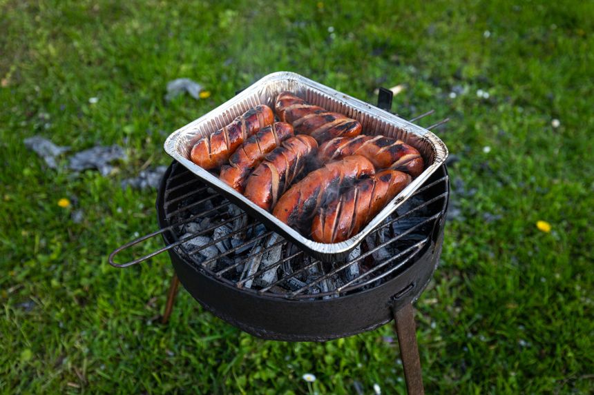 Grill z kiełbaskami