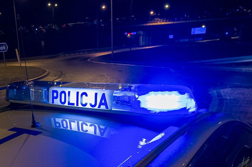 Kierowca wjechał do rzeki