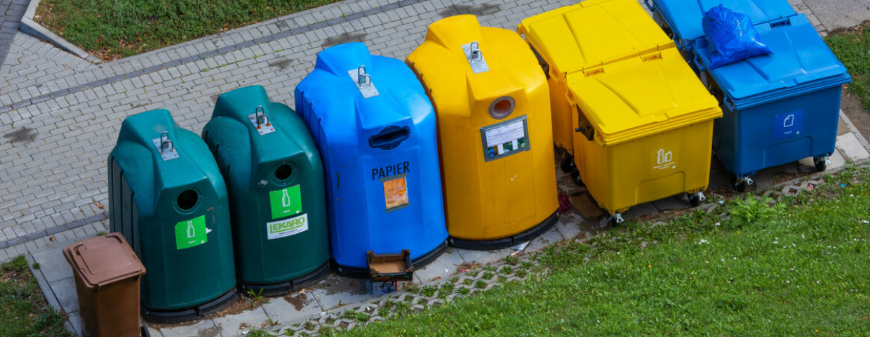 Segregowanie odpadów, kolory pojemników na śmieci