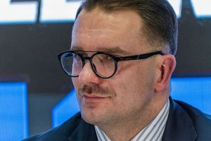 Mejza po imprezie w hotelu sejmowym