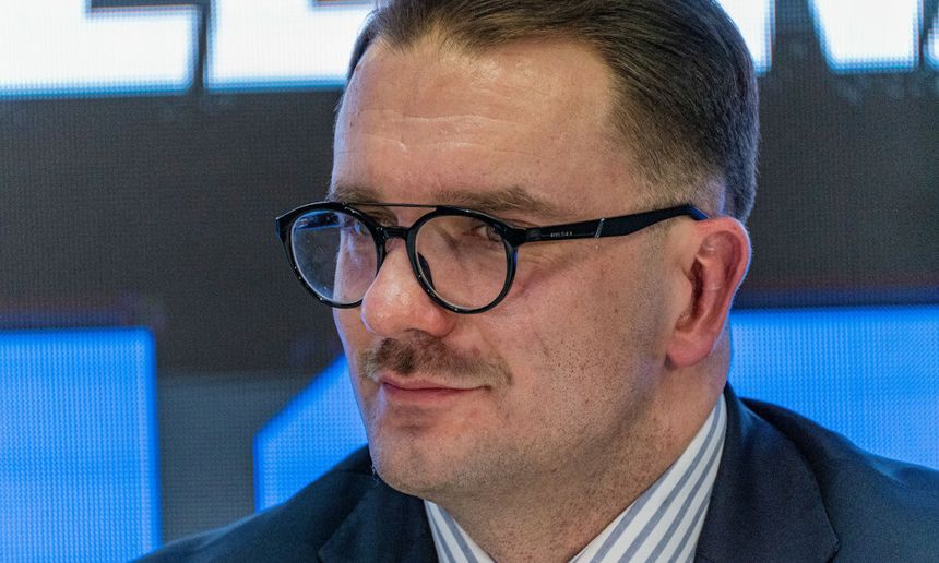 Mejza po imprezie w hotelu sejmowym