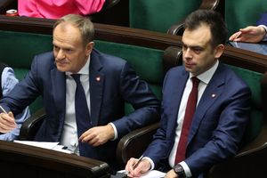 Donald Tusk, Andrzej Domański