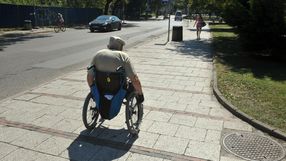 Mężczyzna z niepełnosprawnością