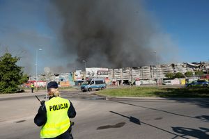 pożar hali na Marywilskiej 44