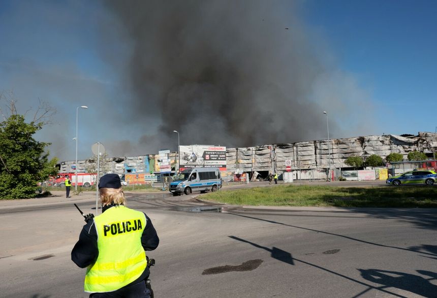 pożar hali na Marywilskiej 44