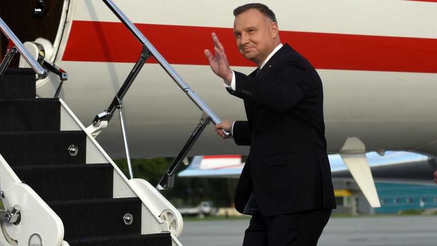 Andrzej Duda samolot usterka