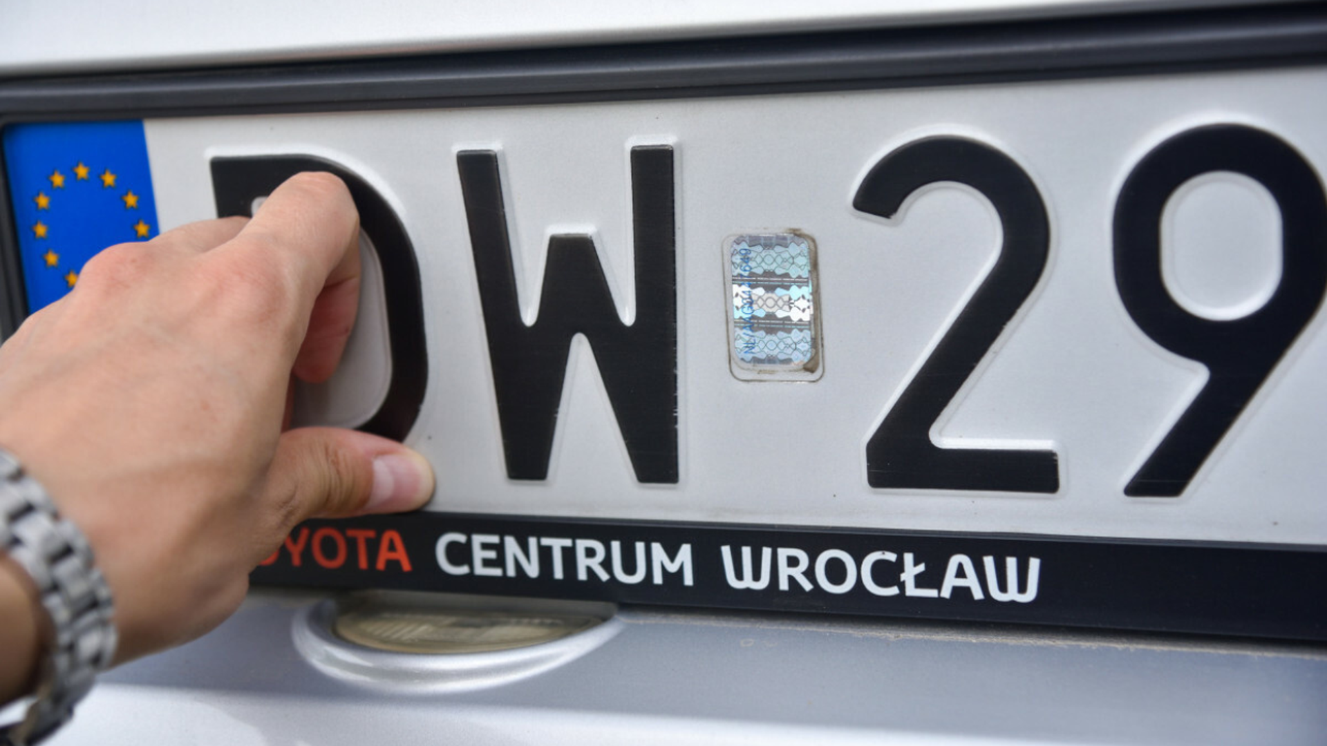 nowe-tablice-rejestracyjne-na-polskich-drogach-s-te-i-maj