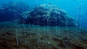 Kominy hydrotermalne na dnie oceanu