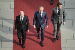 Olaf Scholz, Donald Tusk i Emmanuel Macron