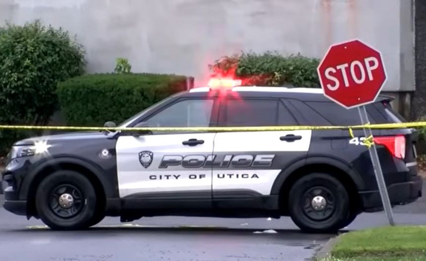 Radiowóz policji w mieście Utica