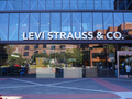 Levi Strauss rezygnuje z produkcji