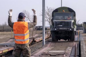 Rozmieszczenie pojazdów taktycznych, które pojechały koleją do Estonii