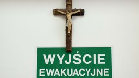 krzyże znikają z urzędów