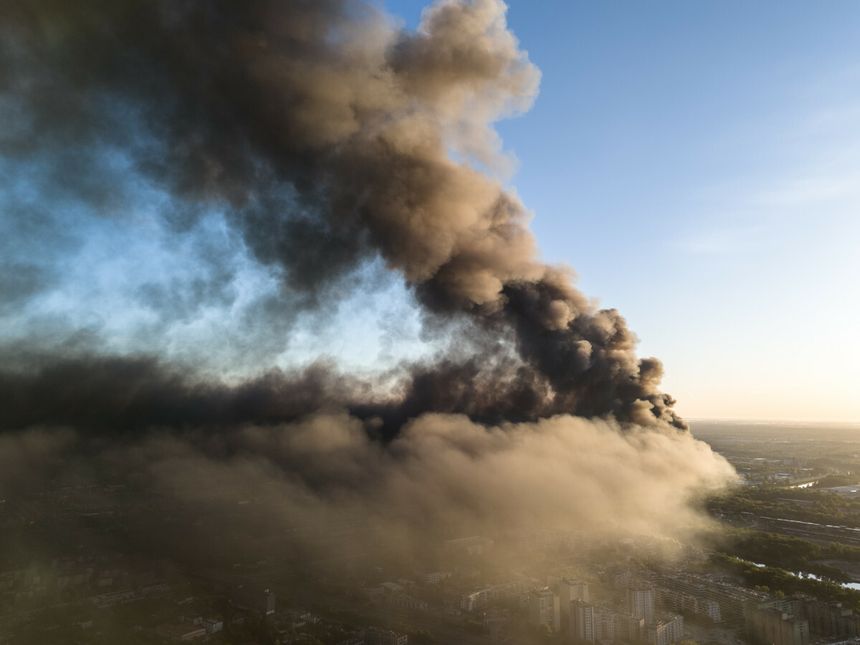 Pożar hali przy Marywilskiej 44