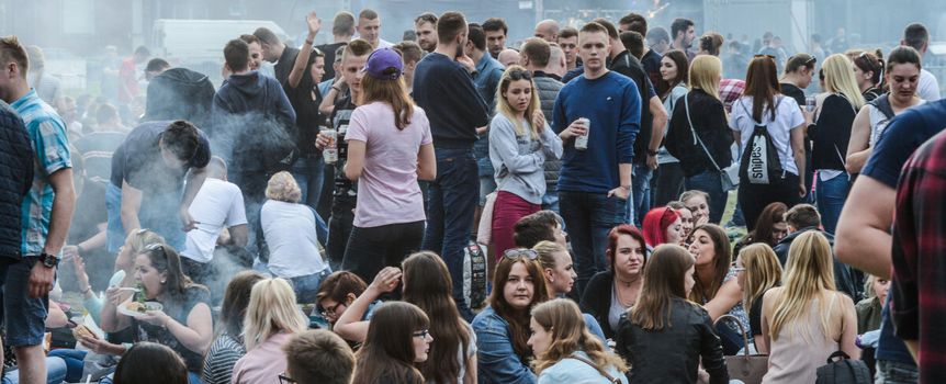 Tłum studentów podczas juwenaliów w Bydgoszczy