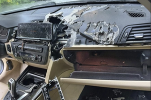 auto zdemolowane po wizycie niedźwiedzi