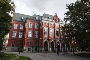 UJ
