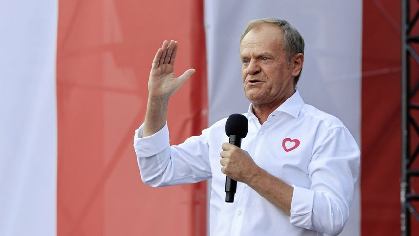 Donald Tusk podczas wiecu 4 czerwca