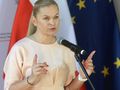 Barbara Nowacka podczas konferencji prasowej