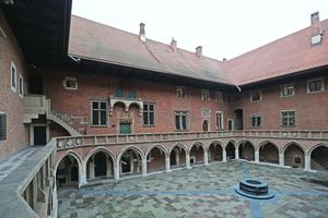 UJ