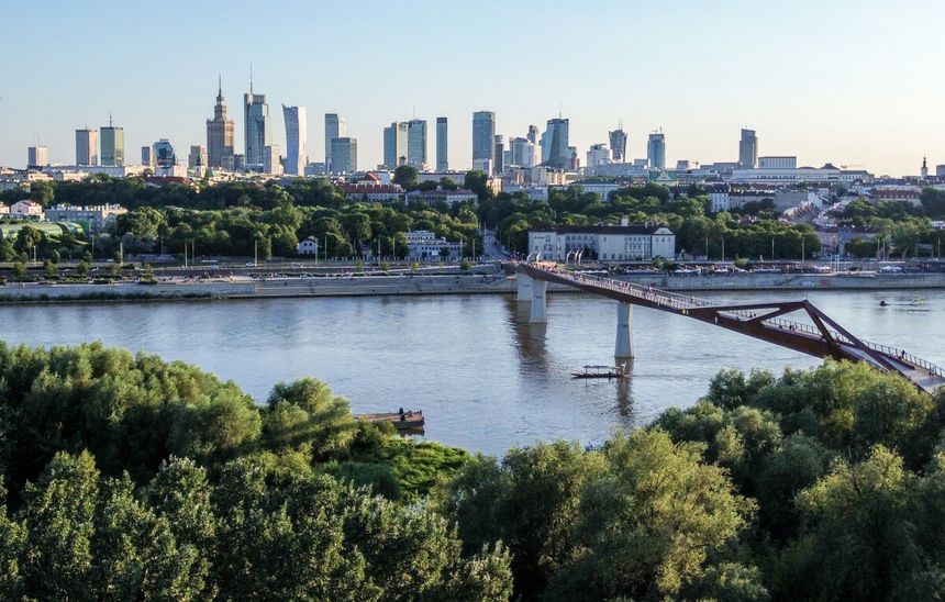 Polska coraz większa